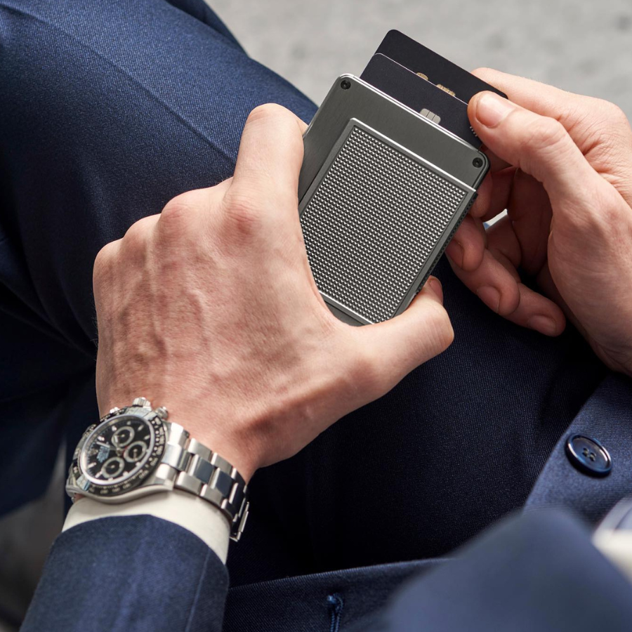 UniqTouch Card Wallet