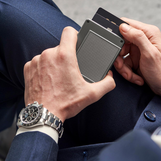 UniqTouch Card Wallet